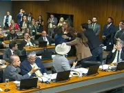 CPMI do INSS: parlamentares batem boca e precisam ser contidas por colegas