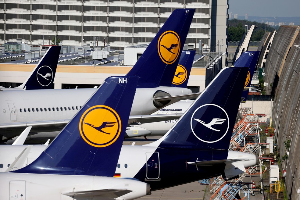 Aviões da companhia Lufthansa no aeroporto de Frankfurt, Alemanha, em foto de 25 de junho de 2020 — Foto: Kai Pfaffenbach/Arquivo/Reuters