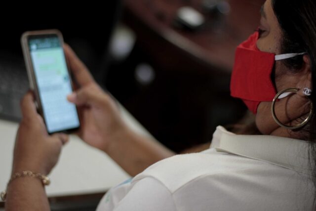 Professores convocados para atuar na rede pública de Manaus devem enviar documentos por e-mail ou whatsapp — Foto: Divulgação
