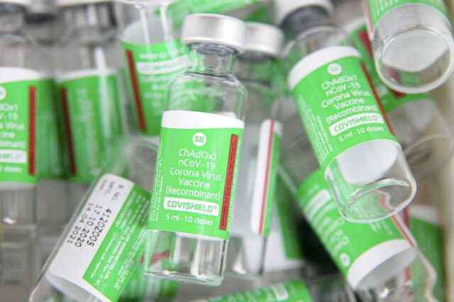 Doses da vacina Covishield, desenvolvida pela Universidade de Oxford e a AstraZeneca — Foto: Agência Saúde DF/Divulgação