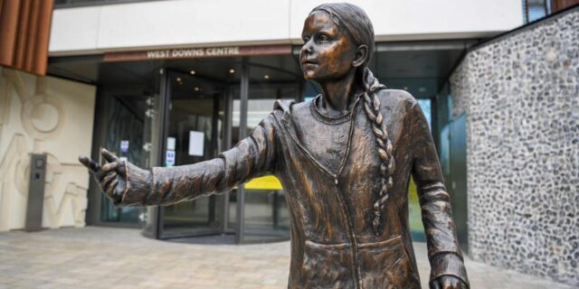 estatua-da-ativista-greta-thunberg