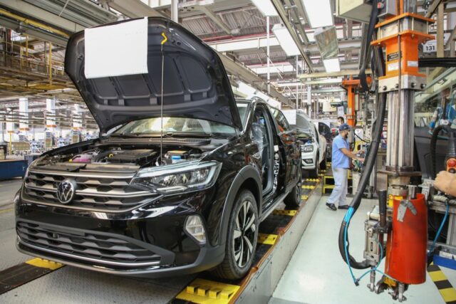 Produção de veículos na fábrica da Volkswagen em São Bernardo do Campo (SP) — Foto: Divulgação/Volkswagen