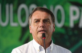 Partidos, entidades e políticos protocolam ‘superpedido’ de impeachment de Bolsonaro