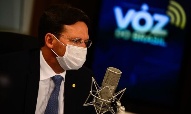 O ministro da Cidadania, João Roma, participa do programa A Voz do Brasil