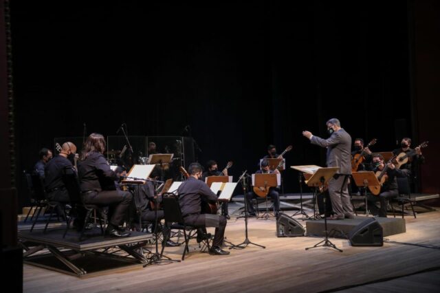 orquestra-de-violoes-foto-michael-dantas