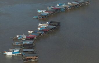 Dragas e barcos de garimpeiros começam a deixar Rio Madeira, no AM