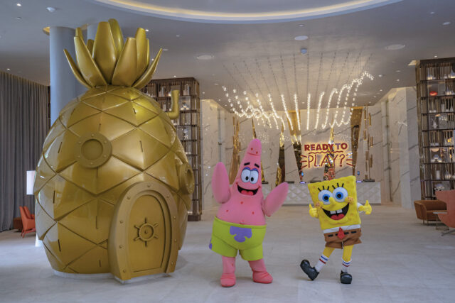 Nickelodeon-Hotels-Resorts-Riviera-Maya-lobby