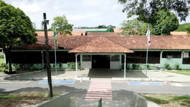 fachada-da-escola-superior-de-tecnologia-est-foto-uea