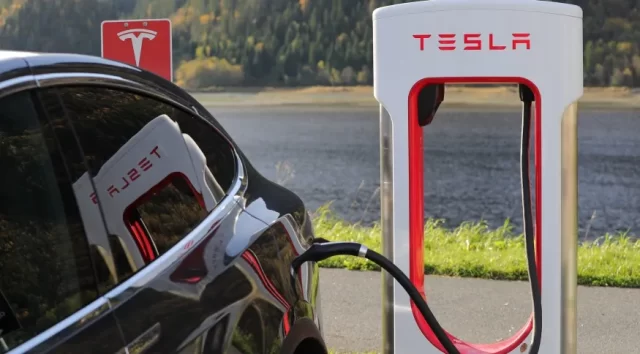 tesla-1738969_1920