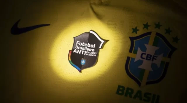 Camisa-de-futebol-da-selec-o-antirracismo