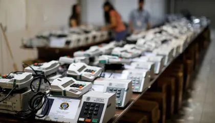 3312DEF7-6E8D-44CE-BC6D-99D5B2A813EA