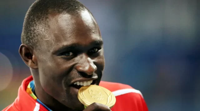 2022-12-12T213857Z_1_LYNXMPEIBB0VC_RTROPTP_4_ATLETISMO-RUDISHA-SOBREVIVE
