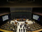 Comissão da Câmara adia análise de projeto anti-aborto; votação pode acontecer nesta quinta (15)