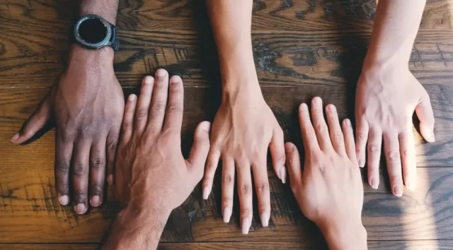 clay-banks-LjqARJaJotc-unsplash-1