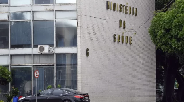 ministerio_da_saude_fachada_brasilia_04-e1673880544239