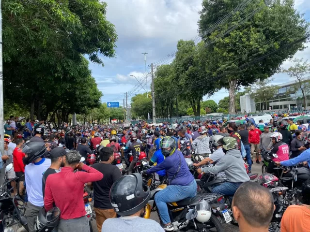 motociclistas-protestam-por-regulamentacao-de-servico-de-aplicativo-por-moto-em-manaus-foto-carolina-diniz-rede-amazonica