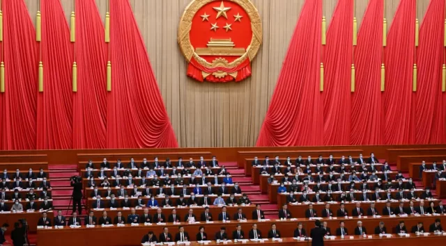 2023-03-16T151111Z_1_LYNXMPEJ2F0Q9_RTROPTP_4_CHINA-PARLIAMENT