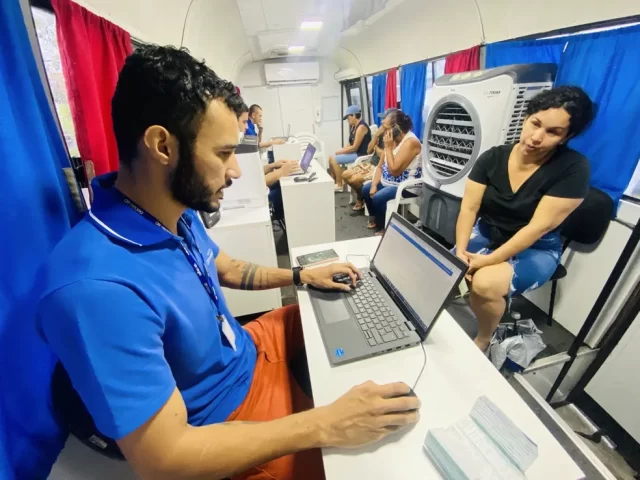 atendimento-itinerante-da-aguas-de-manaus-foto-divulgacao