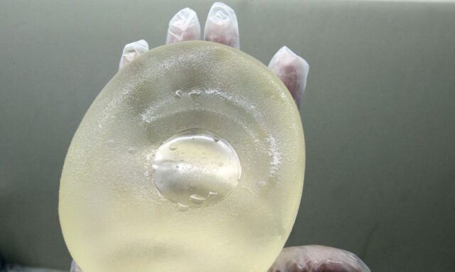 2012-01-05t120000z_1602118419_pm1e81515d701_rtrmadp_3_france-breasts