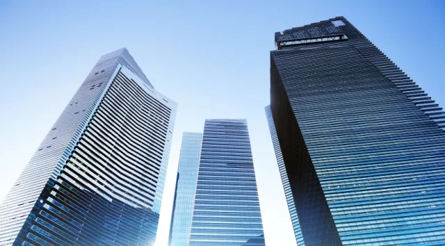 conceito-pessoal-da-perspectiva-da-arquitetura-da-cidade-do-predio-de-escritorios-da-arquitetura-contemporanea