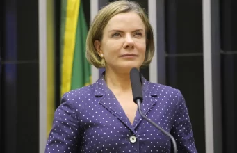 Fachin vota para rejeitar denúncia contra Gleisi; Zanin se declara impedido