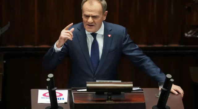2023-12-12T122902Z_1_LYNXMPEJBB0ER_RTROPTP_4_POLAND-POLITICS