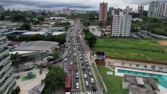 transito-na-avenida-efigenio-sales-em-manaus-foto-william-duarte-rede-amazonica-1-
