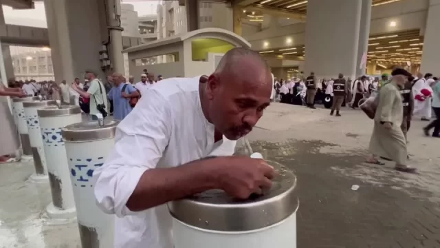 2024-06-18T061356Z_1_LOP160018062024RP1_RTRMADP_BASEIMAGE-960X540_SAUDI-HAJ-HEAT-ILLNESS