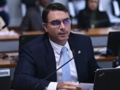 Flávio e aliados alertam Bolsonaro sobre nome da direita em 2026