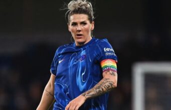 Estrela do futebol feminino desabafa: “Somos humanas, ninguém é nosso dono”