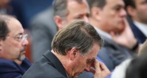 “Crise familiar agrava depressão de Bolsonaro”, diz aliado