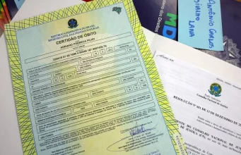 Famílias de 63 vítimas da ditadura recebem atestado de óbito corrigido