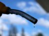 Com nova alta mundial do petróleo, governo mantém desconto na gasolina