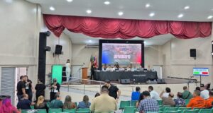 Audiência pública apresenta projeto do novo Bumbódromo de Parintins; obra deve começar em outubro