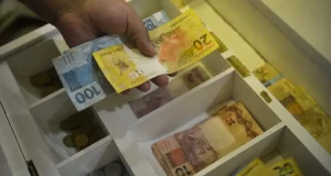 Inflação usada para corrigir salários acumula 4,11% em 12 meses