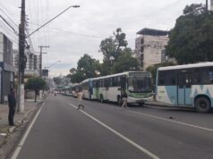 Rodoviários fazem paralisação em Manaus contra a escala 6×1