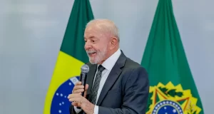 Lula anuncia novo programa para devolução de celulares roubados