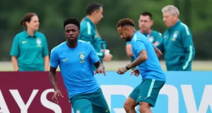 Com dúvida na direita, Brasil encerra preparação para encarar Escócia