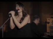 Cantora iraniana é condenada a mais de 70 chibatadas por se apresentar sem hijab em live