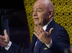 Infantino é denunciado ao COI por violar política de neutralidade na Copa