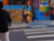 Vídeo de homem com buquê tentando abordar estudante repercute e vira caso de polícia no AM