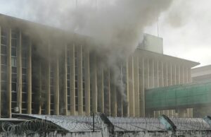 Prédio da Justiça Federal em Manaus é evacuado após incêndio; atendimento só volta na segunda