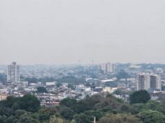 Manaus amanhece encoberta por fumaça pela 3ª vez em menos de 10 dias; qualidade do ar chega a nível péssimo