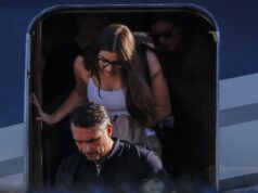 Aeronave com Flávio Bolsonaro e família pousa nos Estados Unidos