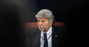 Fux pede acesso a processos contra Jair Bolsonaro no STF