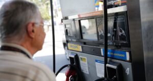 Governo prorroga por um mês subvenção de R$ 2,12 ao diesel